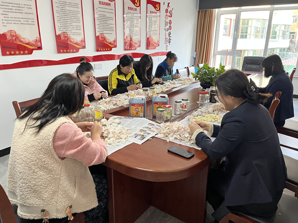 e948ec92a1c84f2192245a77790f8213.png 图片1.png